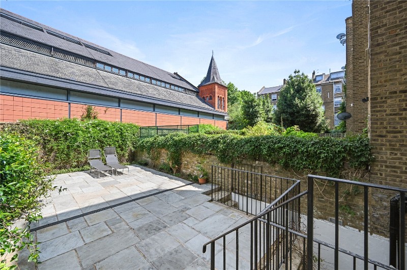 Powis Gardens, London, W11