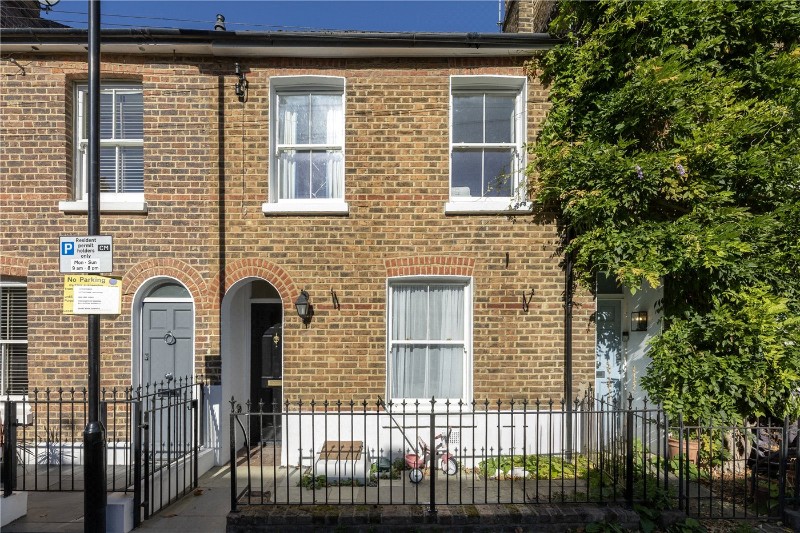 Short Road, London, W4