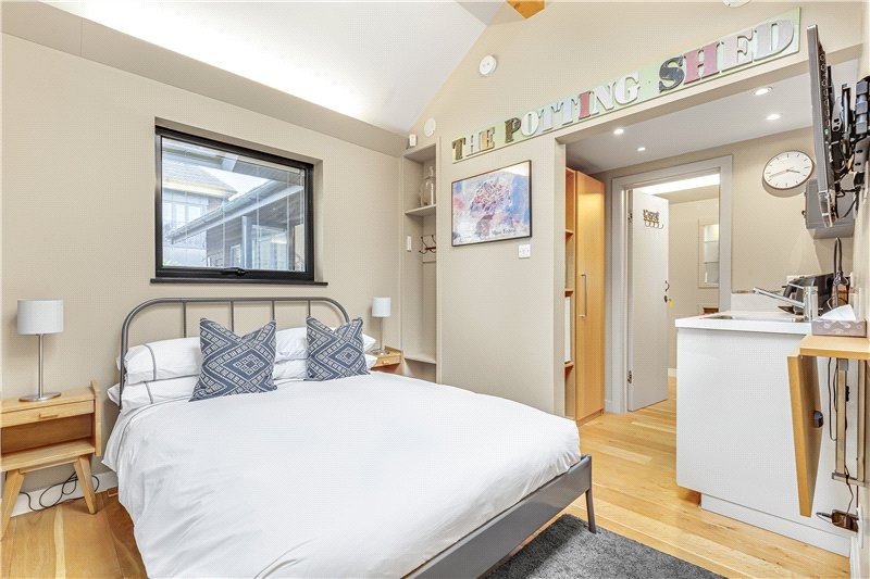 Parke Road, Barnes, London, SW13