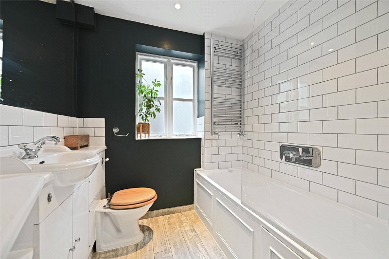 Bloemfontein Avenue, London, W12