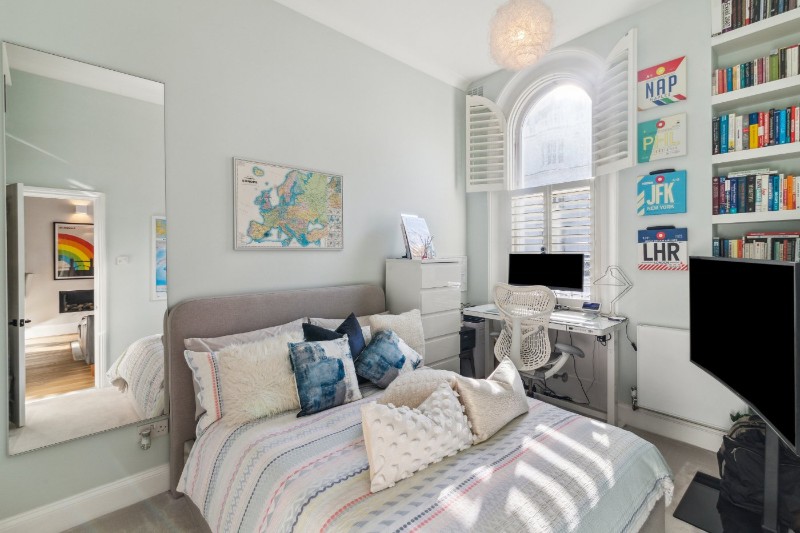 Gloucester Terrace, Bayswater, W2