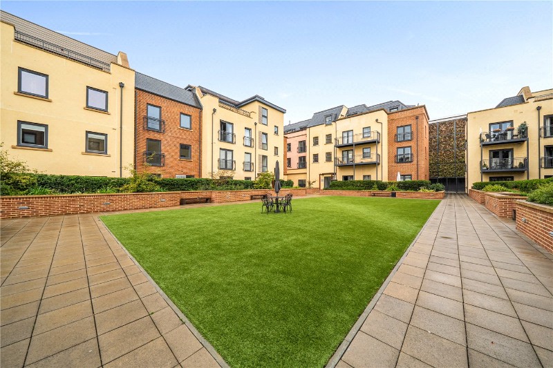 Nightingale Walk, Farnham, Surrey, GU9