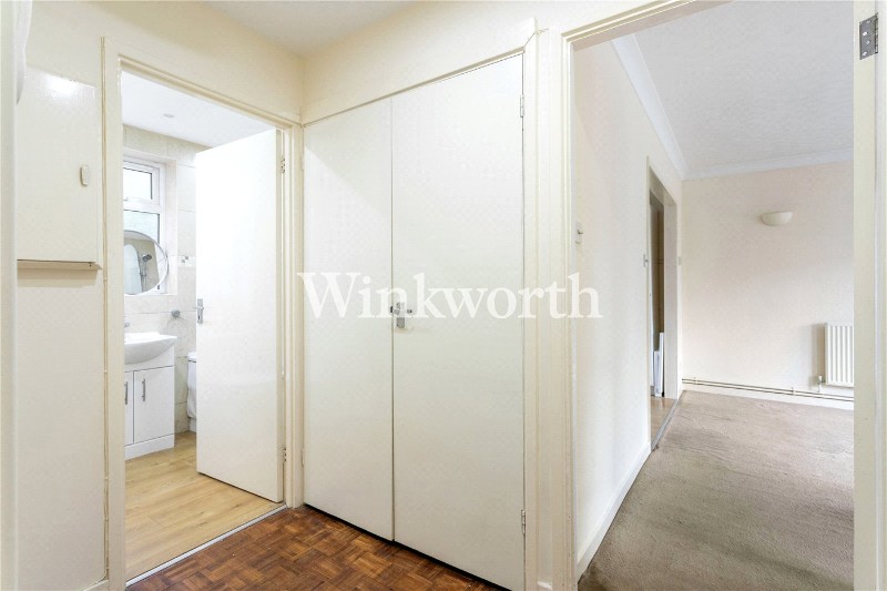 Springbank, London, N21