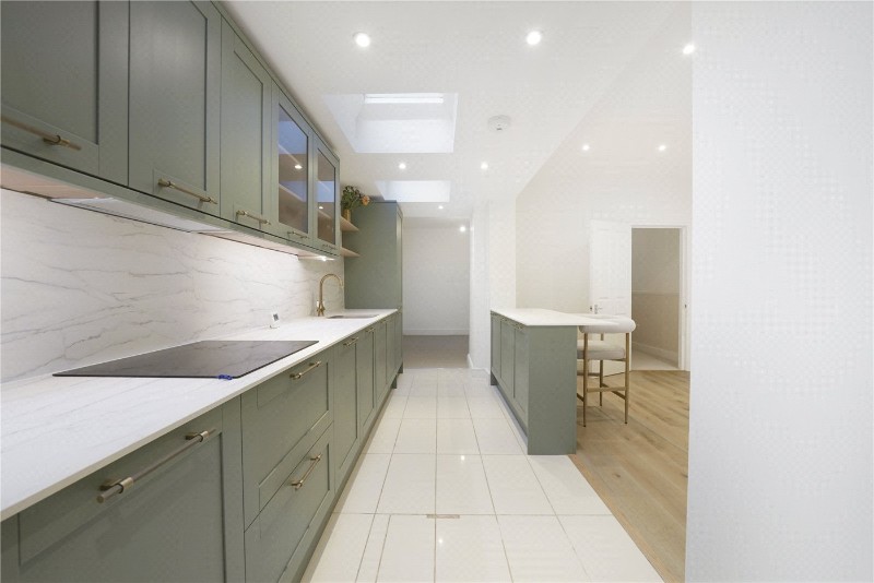 Rathcoole Avenue, London, N8