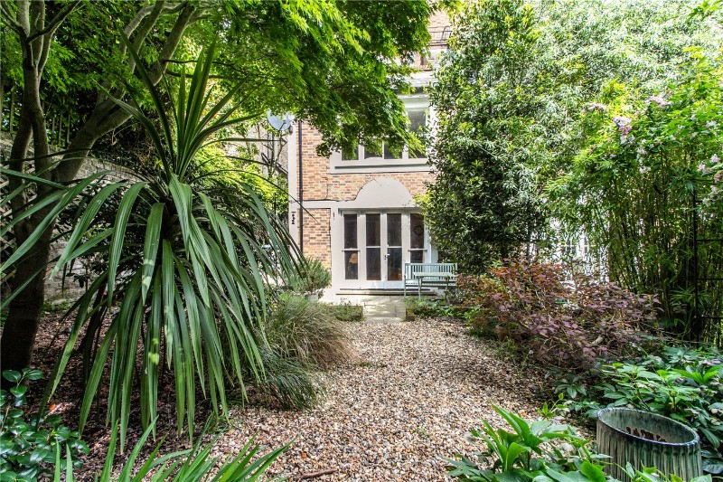 Highbury Hill, London, N5