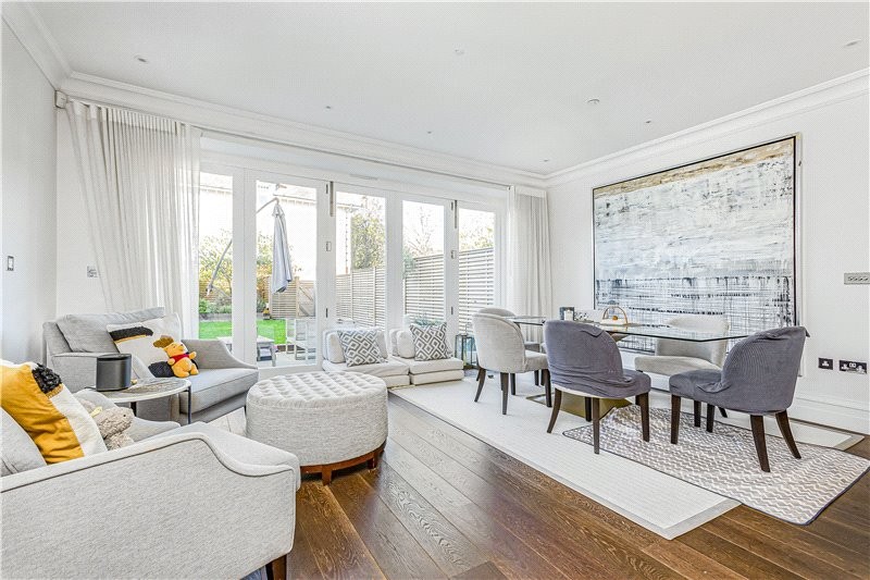 Beverley Road, Barnes, London, SW13