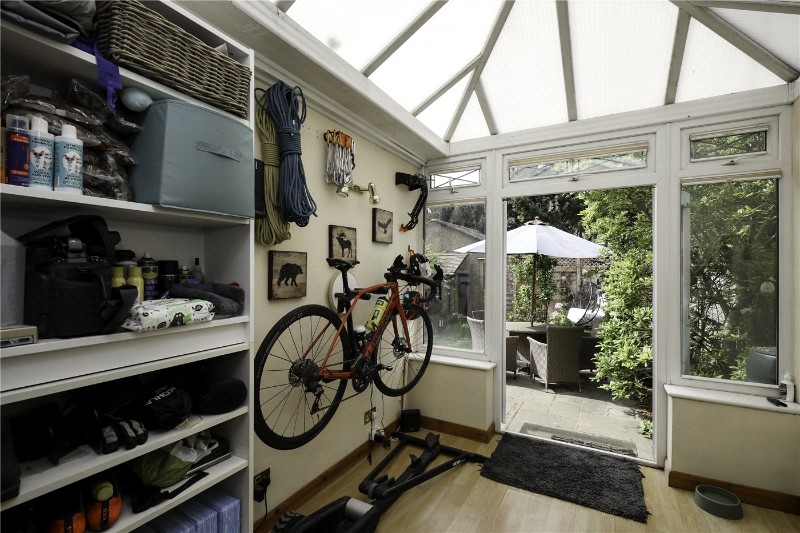 Park Drive, London, W3