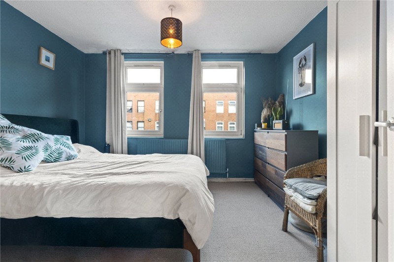 Garnham Close, London, N16