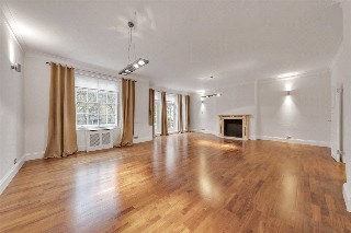 Finchley Road, St John's Wood, London, NW8