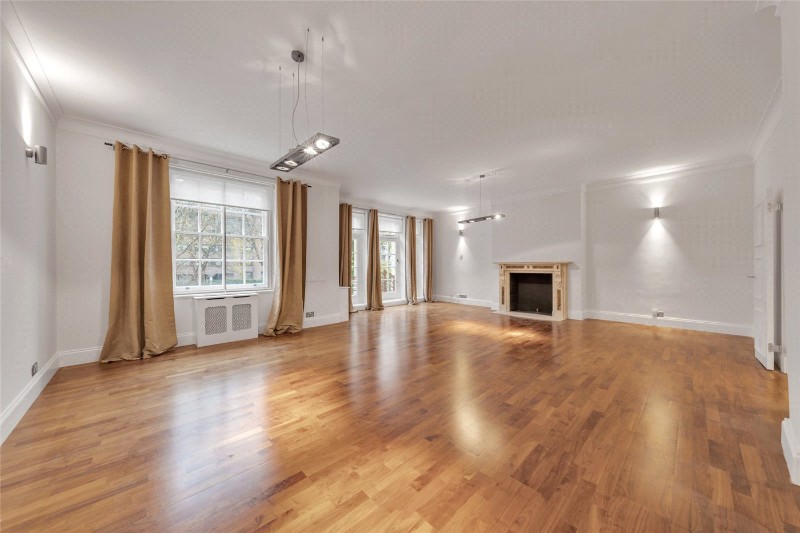 Finchley Road, St John's Wood, London, NW8