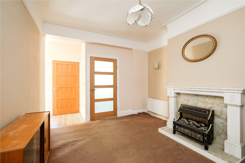 Gunnersbury Gardens, London, W3
