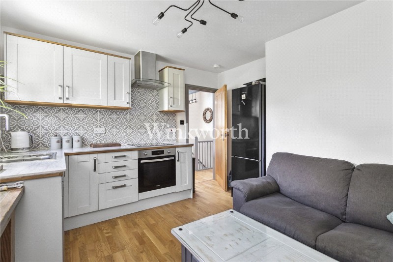 Farndale Avenue, London, N13