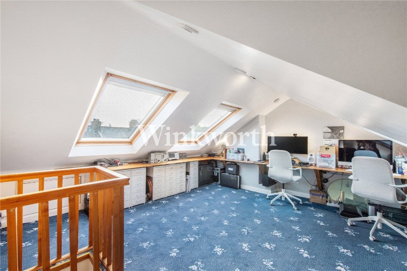 Hewitt Avenue, London, N22