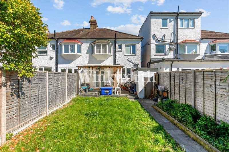 Lynbridge Gardens, London, N13