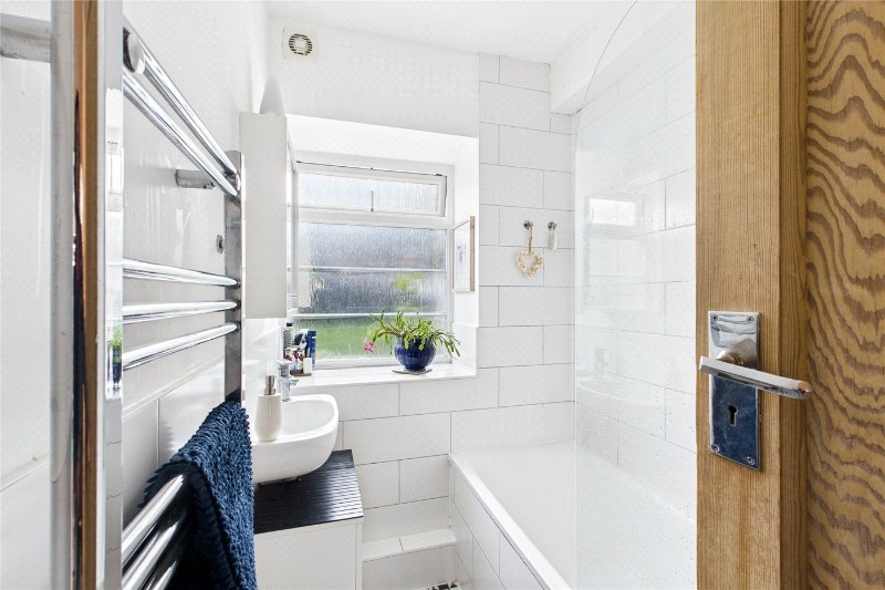 Streatham High Road, London, SW16