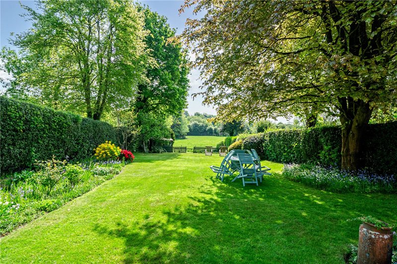 Lickfolds Road, Rowledge, Farnham, Surrey, GU10