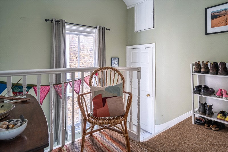 Deronda Road, London, SE24