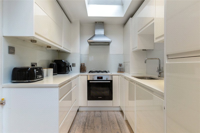 Tregarvon Road, London, SW11