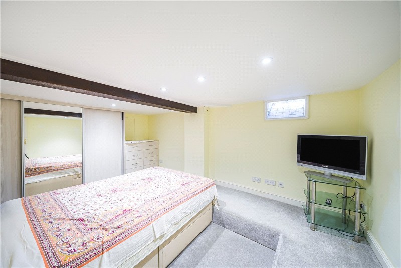 West Street, Farnham, Surrey, GU9