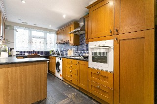 Beale Close, London, N13