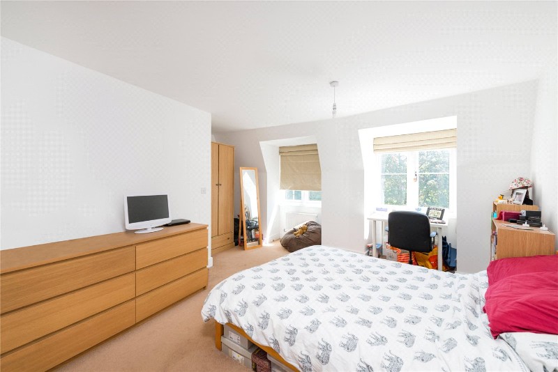 Hepdon Mews, London, SW17