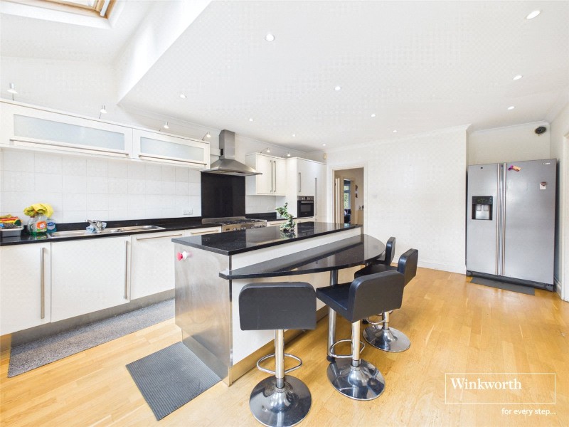 Wolmer Gardens, Edgware, HA8