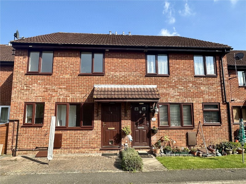 Moore Close, Tongham, Farnham, Surrey, GU10