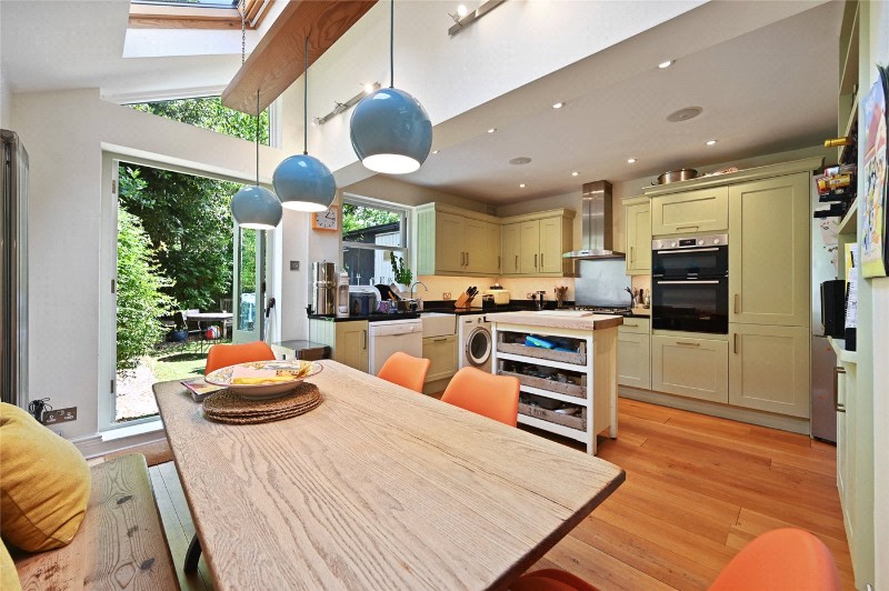 Godolphin Road, London, W12