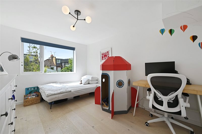 Ellerslie Road, London, W12