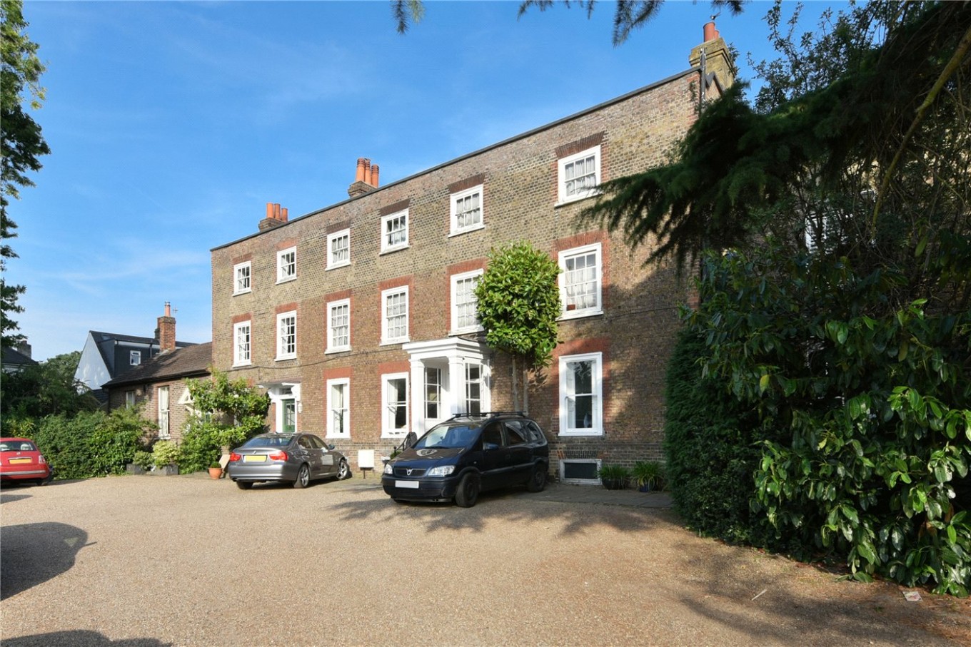 2 bedroom property for sale in Renshaw Corner, Streatham Road, Mitcham, CR4 (Ref TOO170110) £