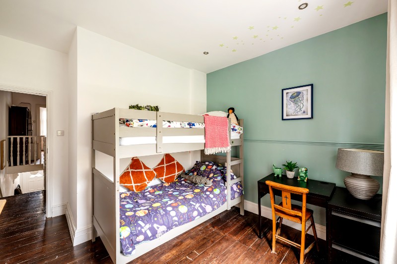 Holberton Gardens, London, NW10