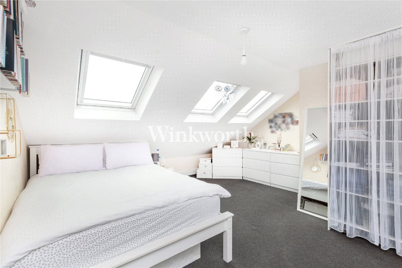 Station Crescent, London, N15