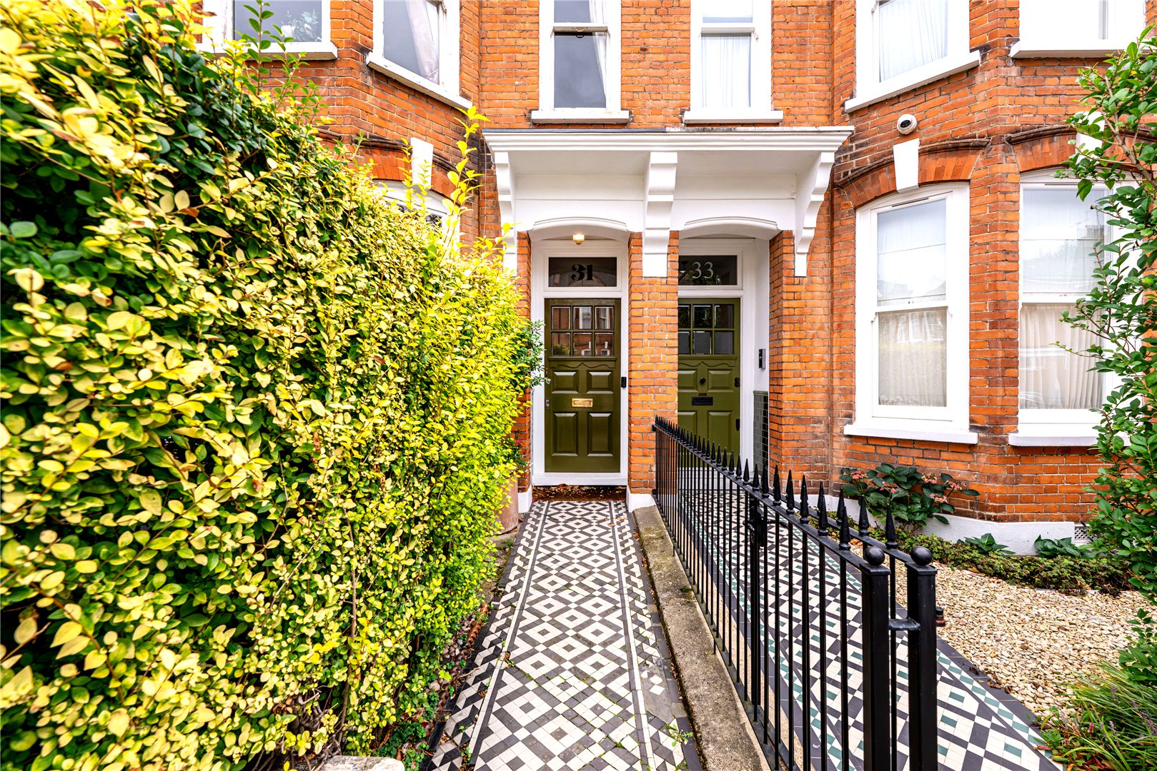Kelfield Gardens, London, W10