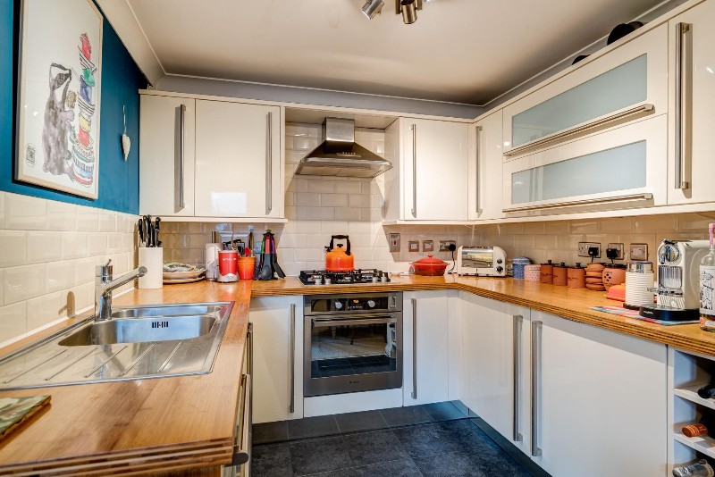 Usborne Mews, London, UK, SW8