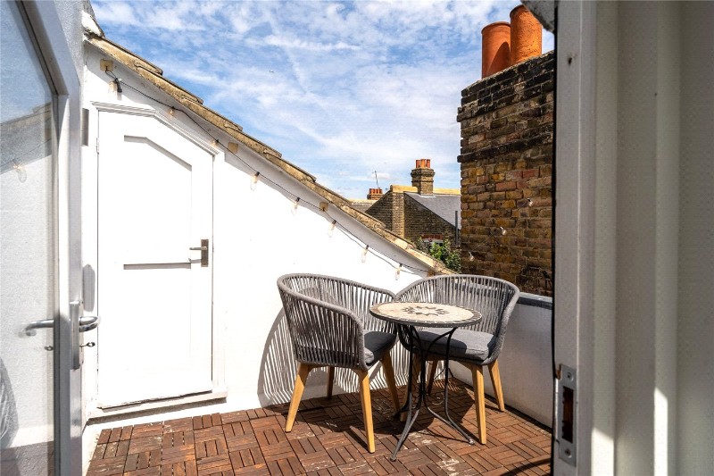 Sternhold Avenue, London, SW2