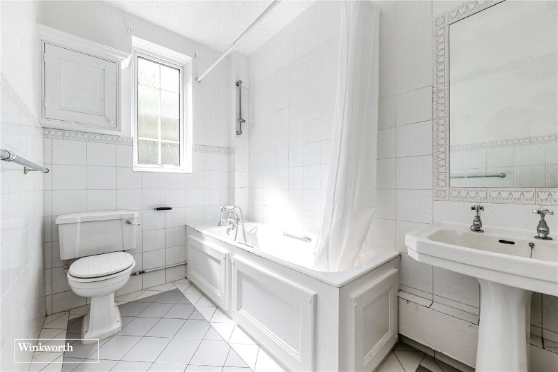 Gloucester Court, Kew Road, Kew, TW9