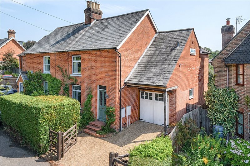 Hamlash Lane, Frensham, Farnham, Surrey, GU10