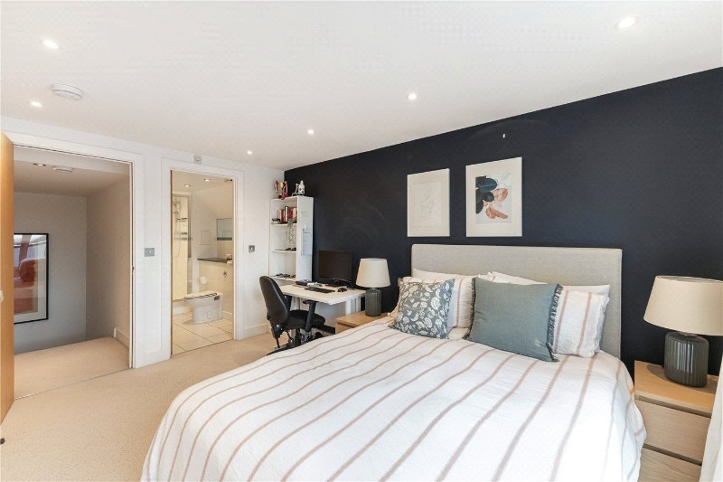 Stane Grove, London, SW9