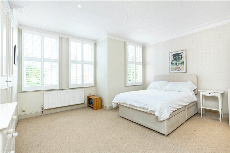 Second Avenue, London, SW14