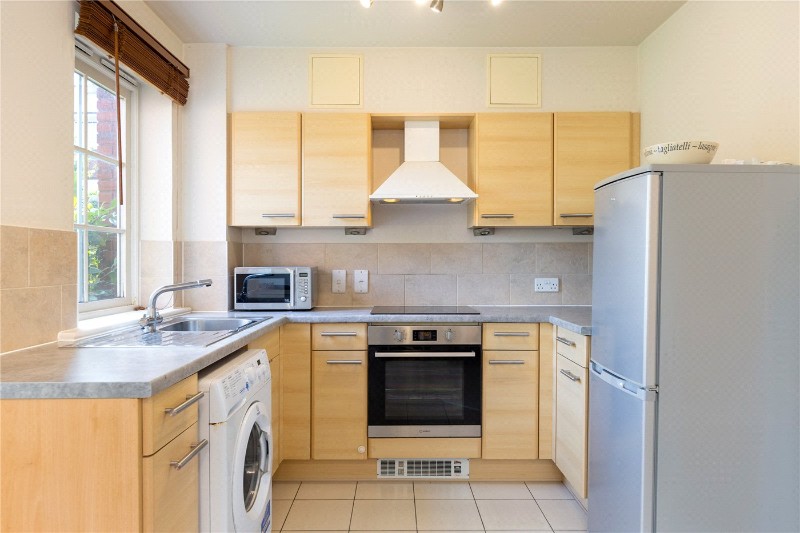 Sutherland Grove, London, SW18