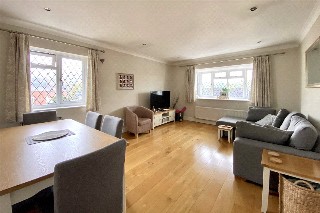 Groves Close, Bourne End, SL8