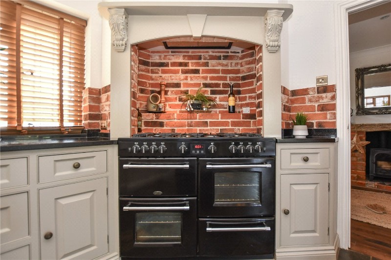 Cricket Hill, Finchampstead, Wokingham, Berkshire, RG40