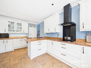 Oak Tree Road, Tilehurst, Reading, Berkshire, RG31