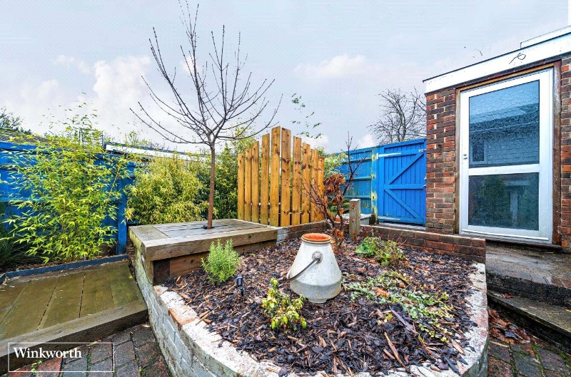 Novello Close, Basingstoke, Hampshire, RG22