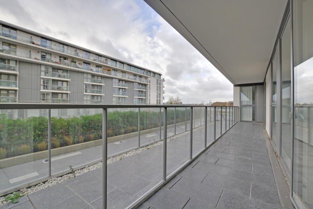 3 bedroom property for sale in Granite Apartments, River Gardens Walk