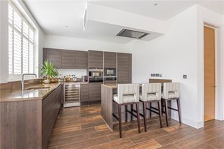 Vickers Close, Longcross, Surrey, KT16