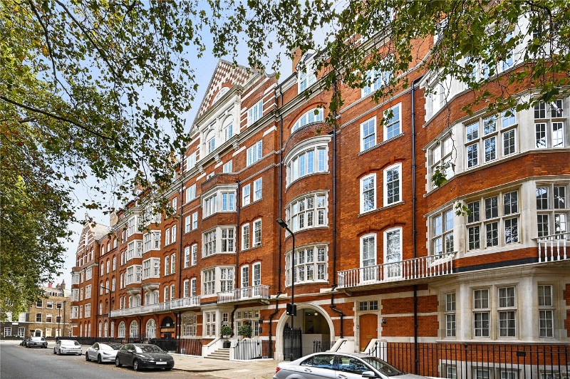 Bedford Avenue, London, WC1B