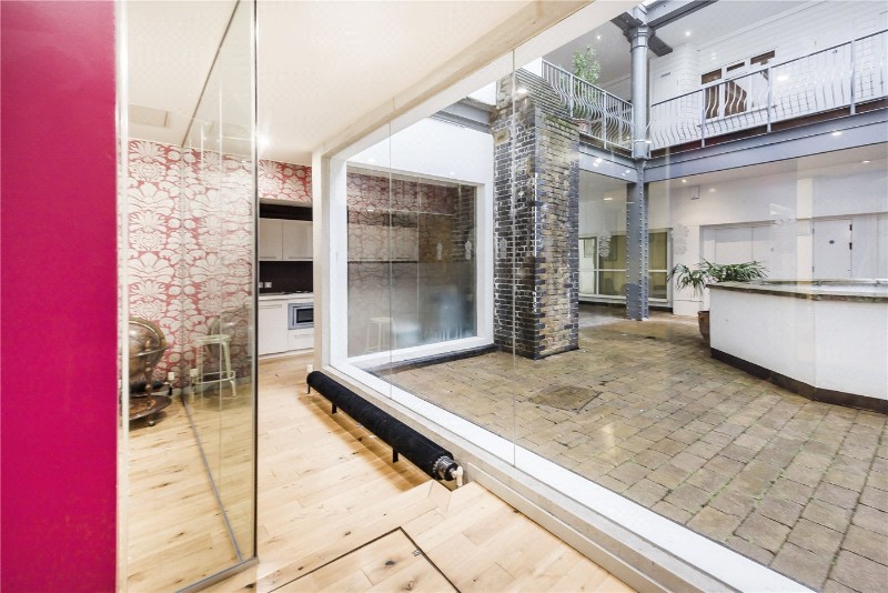 Gowers Walk, London, E1