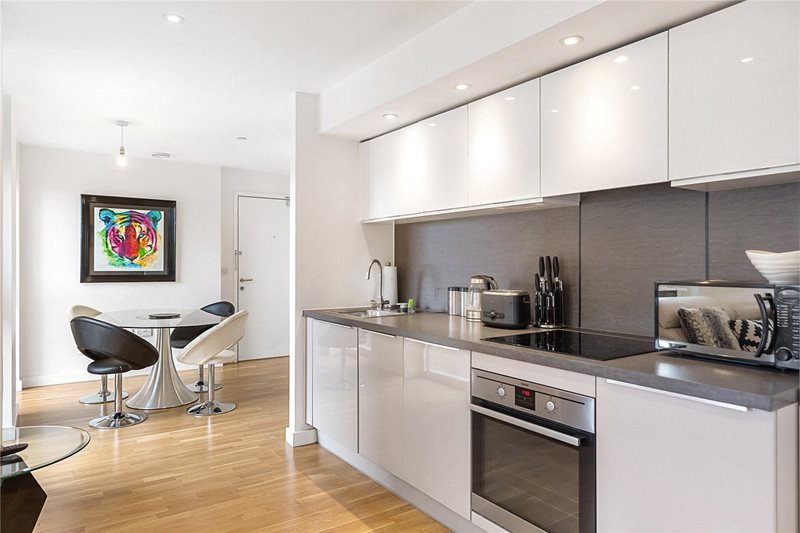 Baltic Avenue, Brentford, TW8