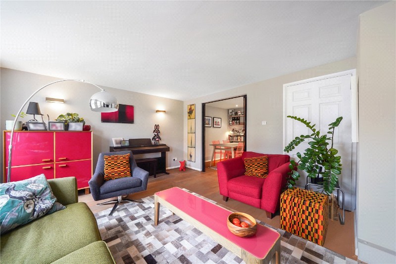 Alexandra Park Road, London, N10